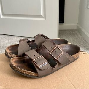 Birkenstock Arizona “Mocha” Size 34